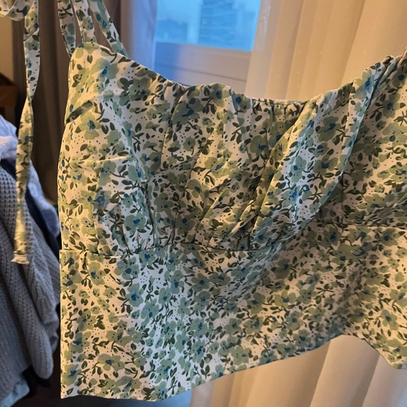 Ditsy floral cropped top - Picture 3 of 5